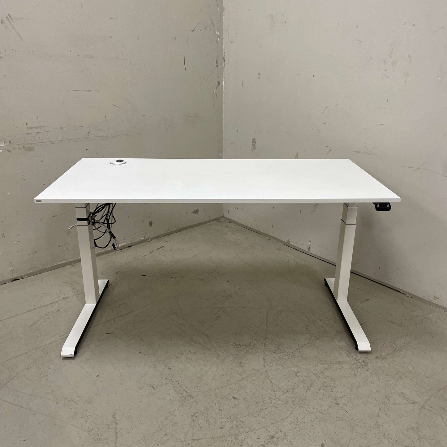 Sedus Temptation Speed elektrischer höhenverstellbarer weißer Schreibtisch 160x80cm mit schnellem Motor und Kabelmanagement