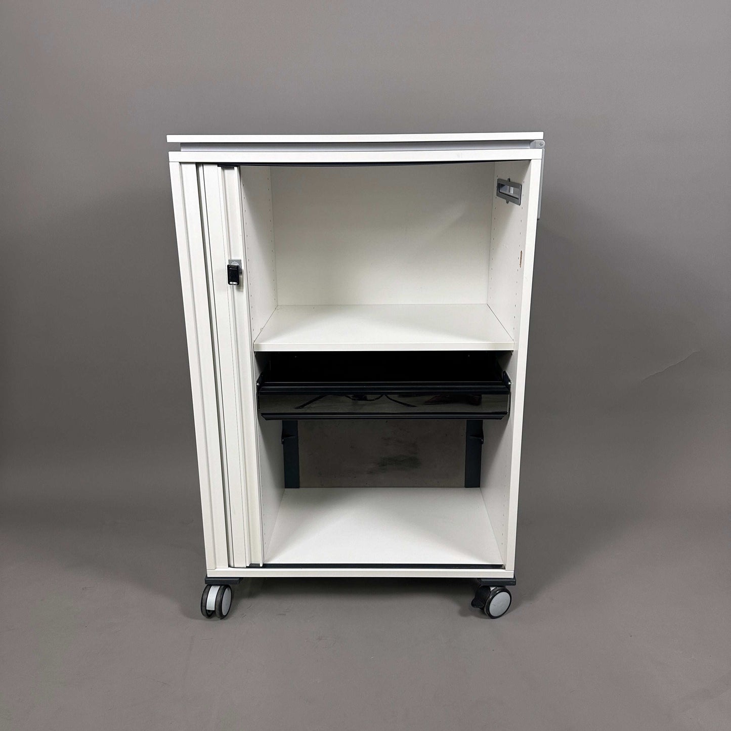 Steelcase Aktencaddy Moby 2 Rollschrank weiß auf Rollen mit abschließbarem Fach und Einwurffach