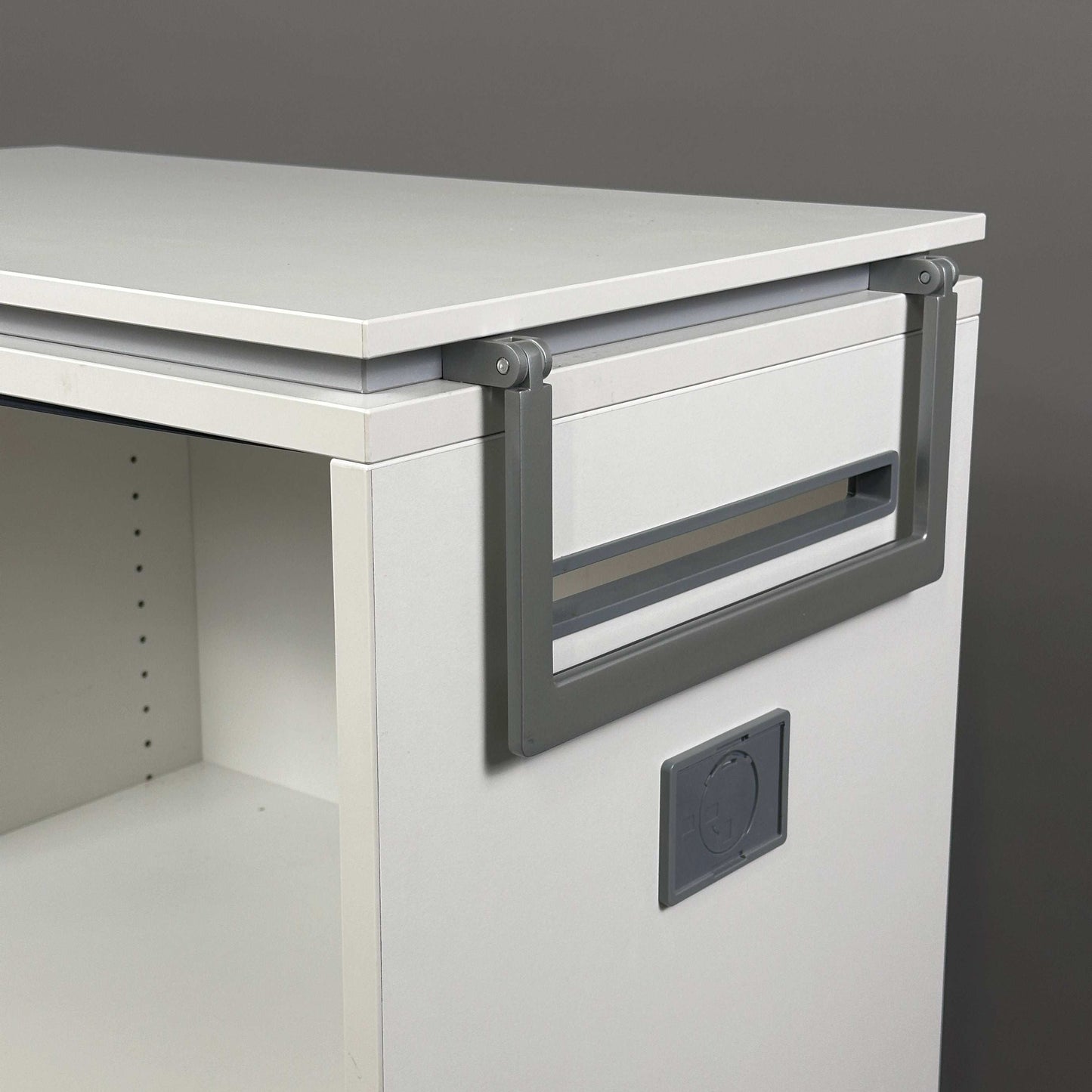 Steelcase Aktencaddy Rollschrank Moby 2 in Grau mit Briefeinwurf und abschließbarem Fach