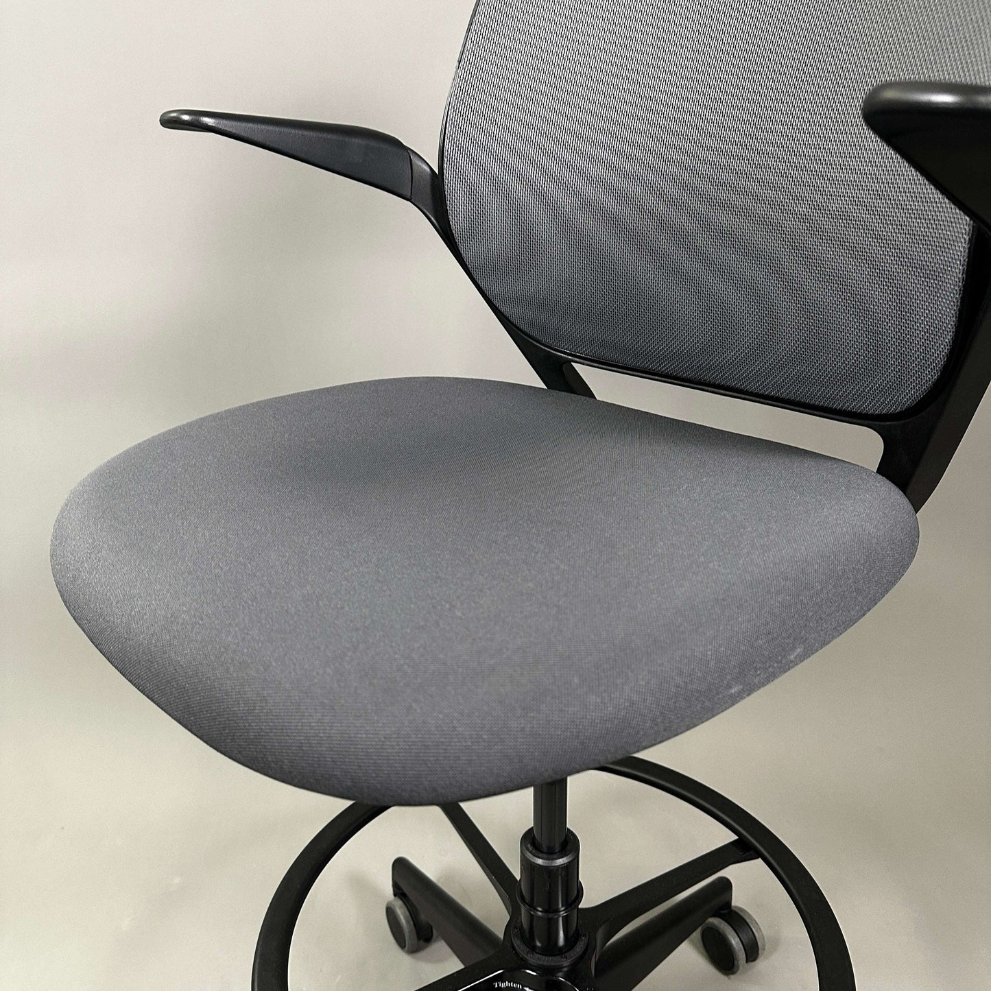 Steelcase Cobi flexible desk and conference chair with gray fabric seat and mesh backrest, black frame, adjustable height, ergonomic design