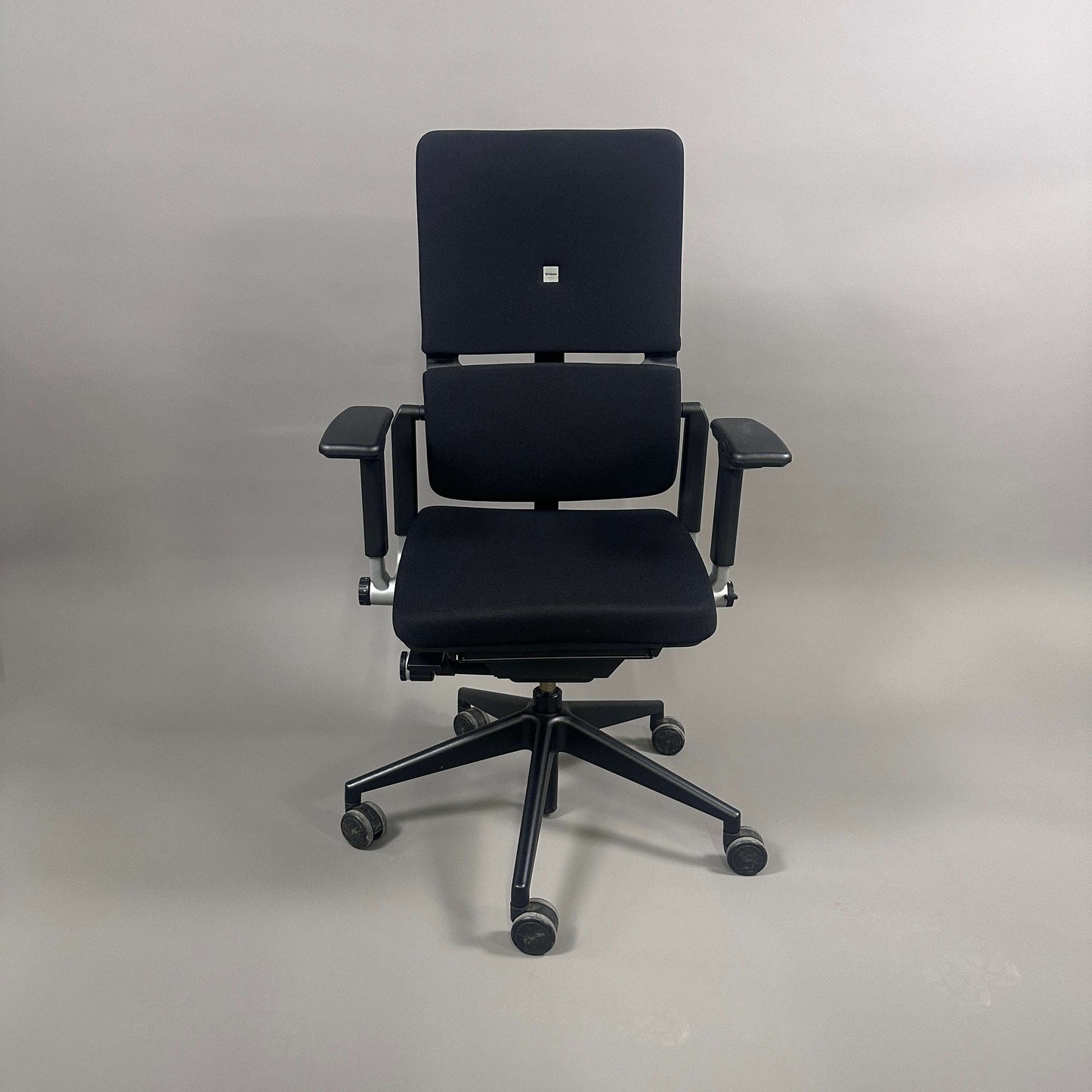 Schwarzer Steelcase Please Bürostuhl mit einstellbarer Rückenlehne, Armlehnen und Sitztiefenfederung