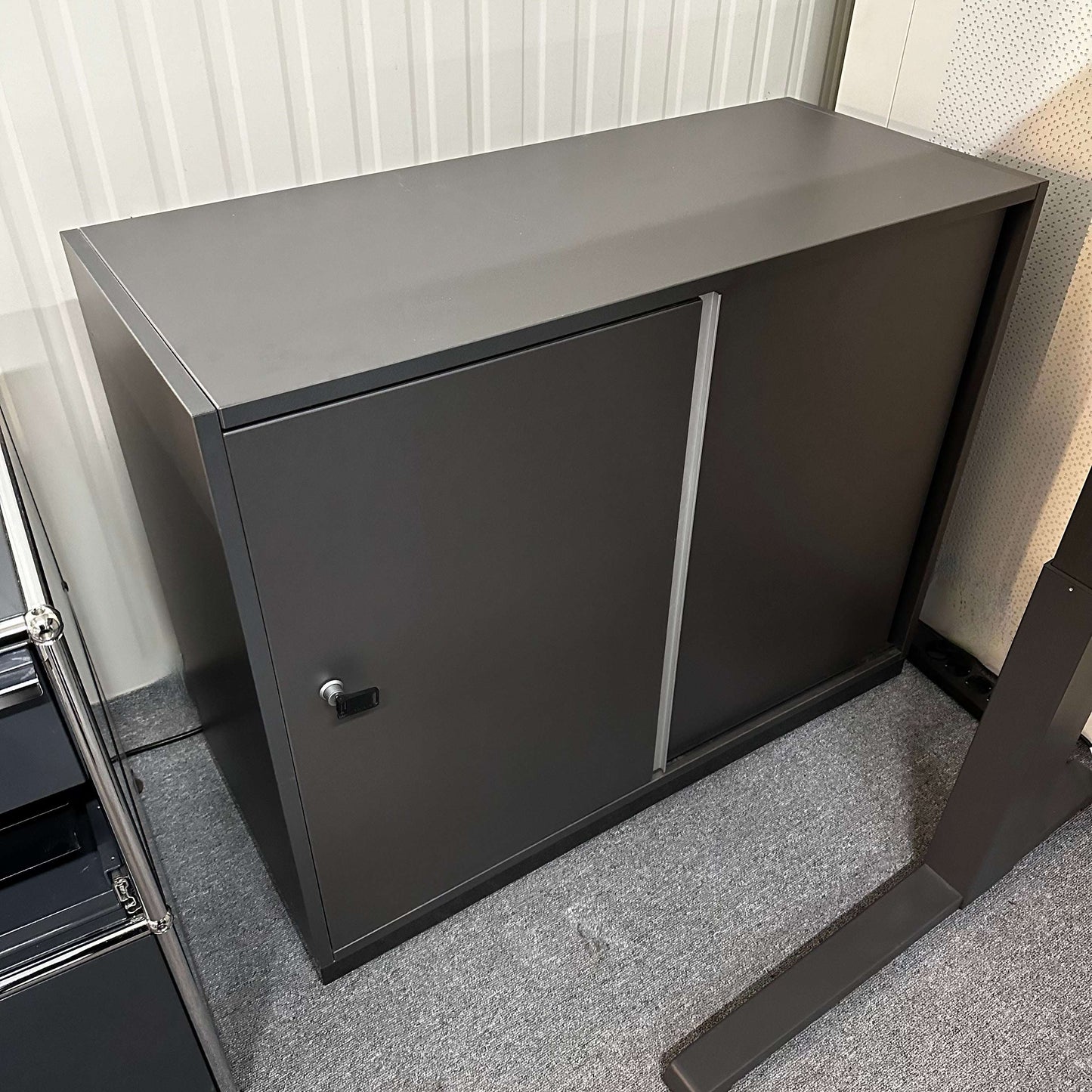 Steelcase Sideboard 2OH anthracite wooden cabinet with sliding doors and metal handle, 100x79x44 cm