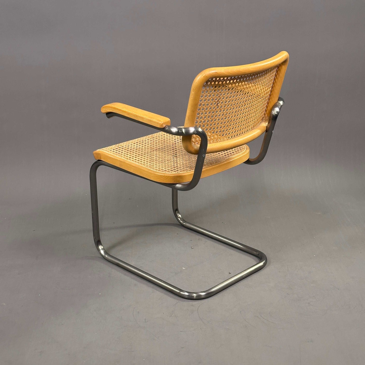 Thonet Freischwinger S64 Stuhl mit Korbgeflecht natur und Buche natur, Design von Marcel Breuer