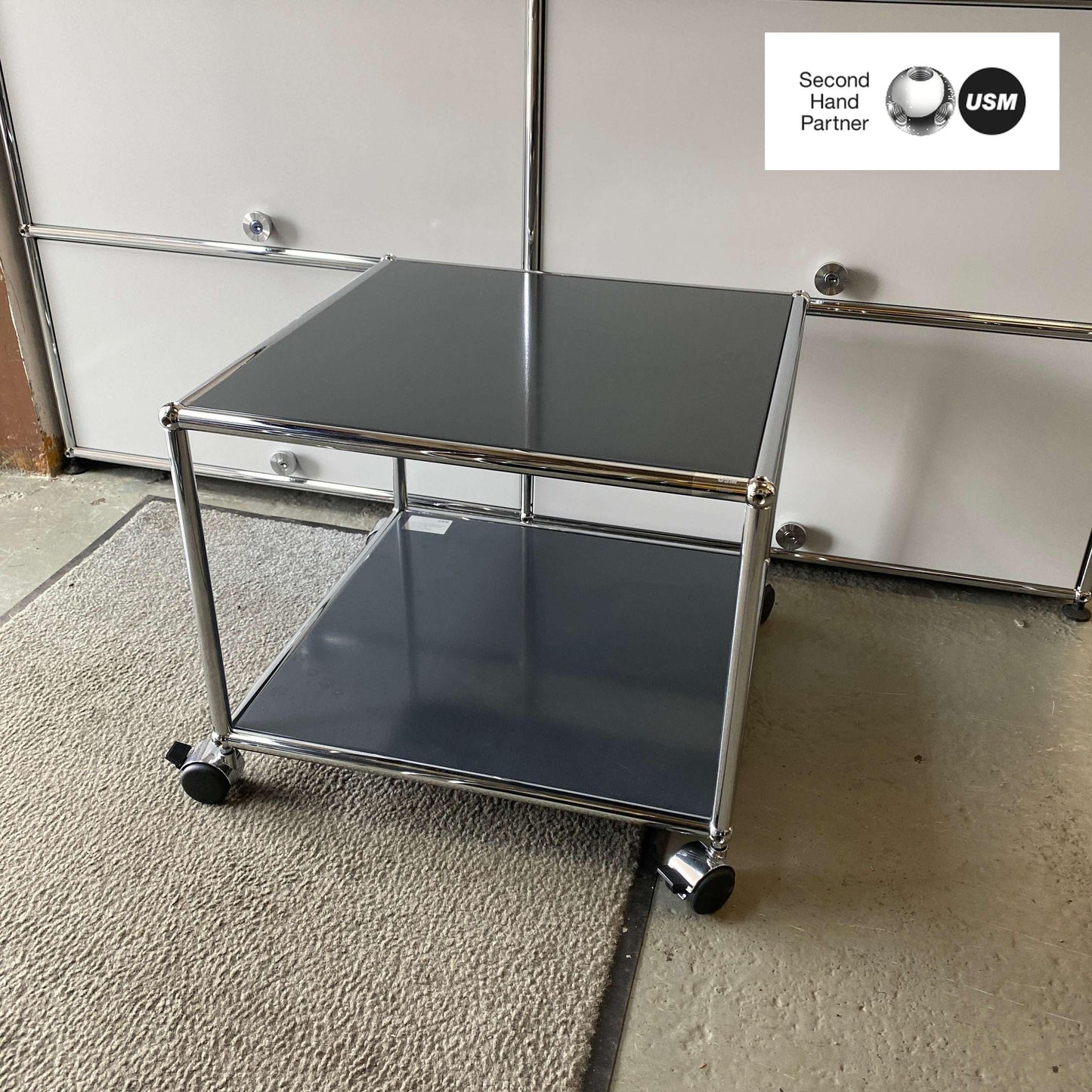 USM Haller Beistelltisch anthracite side table on wheels with two shelves and chrome frame, 53x53x44cm