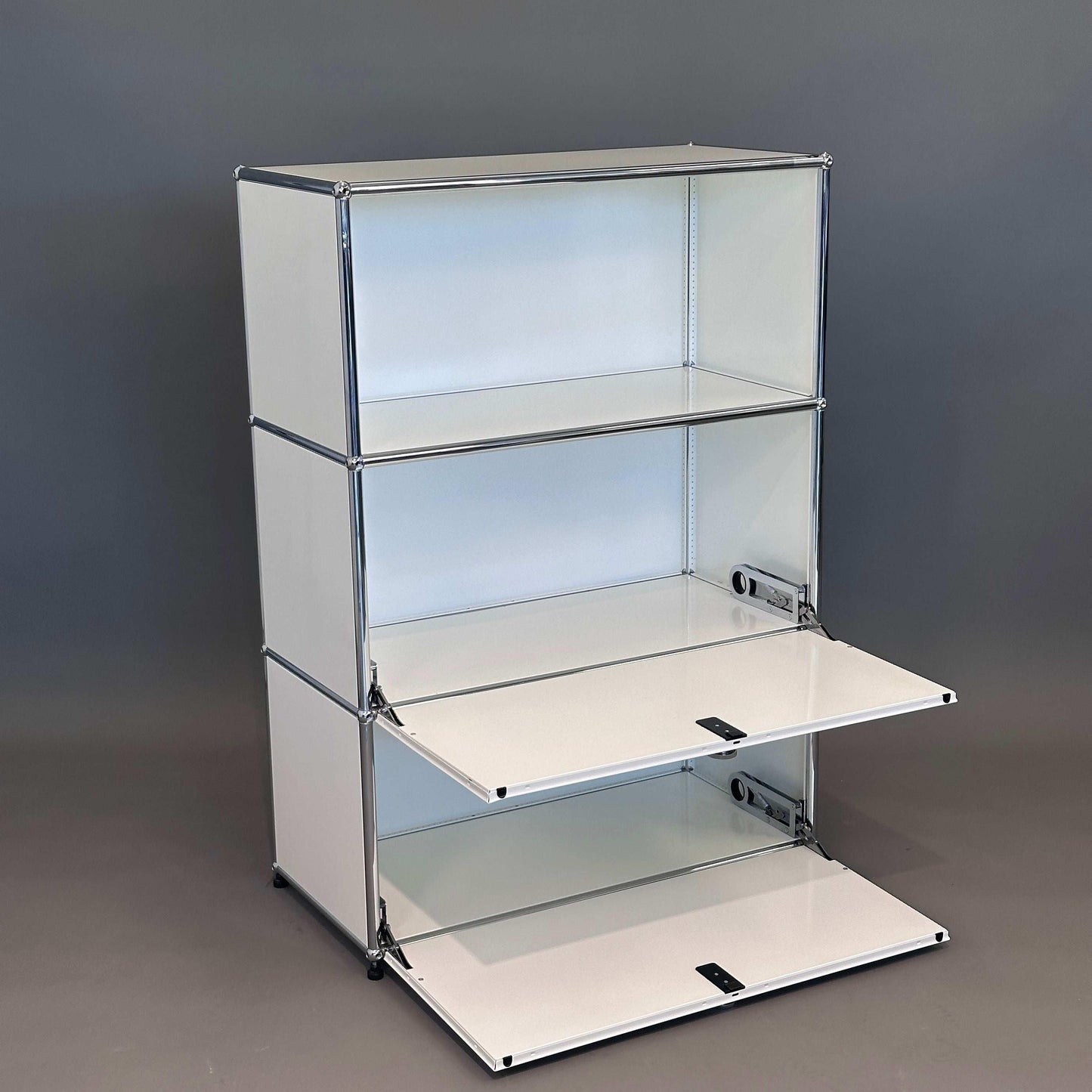 USM Haller Highboard 1x3 weiß mit 2 Klappen, modernes Aufbewahrungsmöbel, 109x78x38 cm