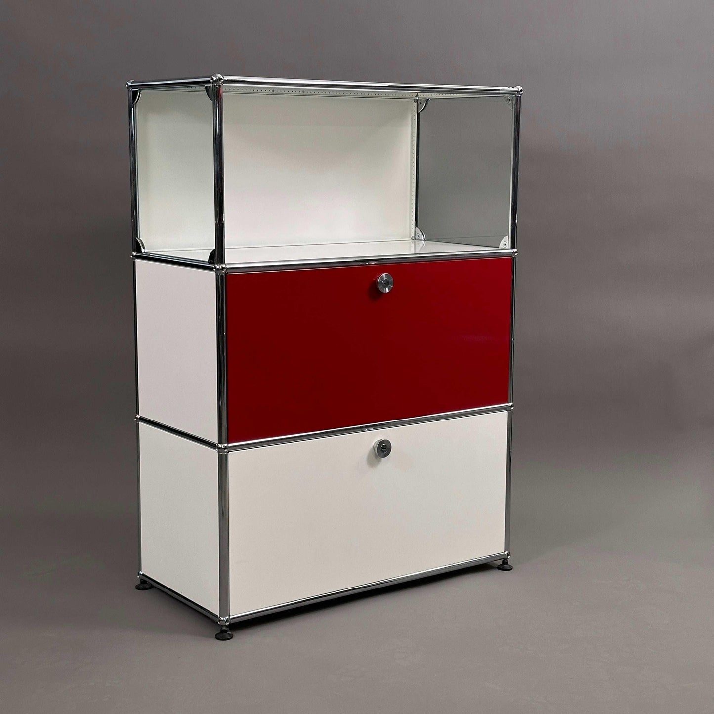 USM Haller Highboard Sideboard weiß rot mit Glas und zwei Schubladen modern und funktional