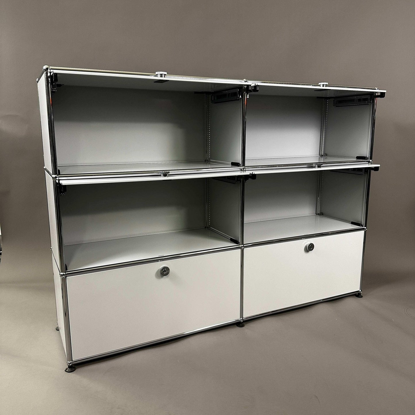USM Haller Highboard 2x3 lichtgrau mit 4 Einschüben und 2 Klappen, 152x109x38 cm
