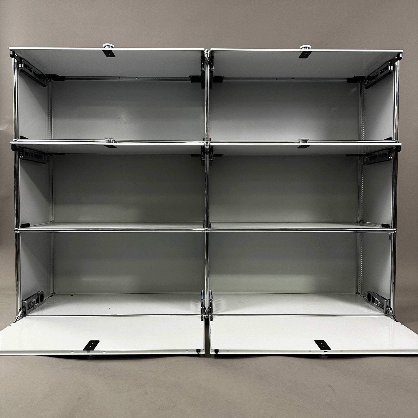 USM Haller Highboard 2x3 lichtgrau mit 4 Einschüben und 2 Klappen, 152x109x38 cm