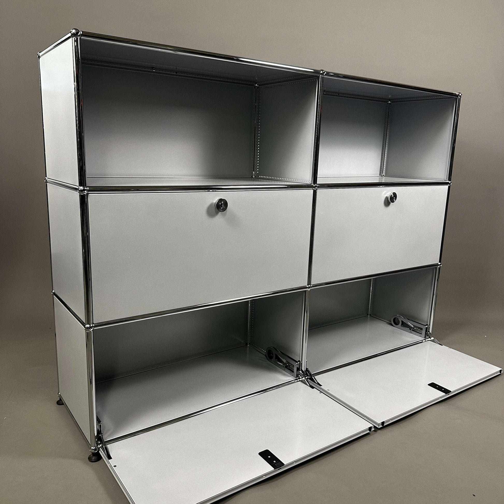 USM Haller Highboard 2x3 in mattsilber mit vier abschließbaren Klappen, gepflegter Zustand, Maße 152x109x38 cm