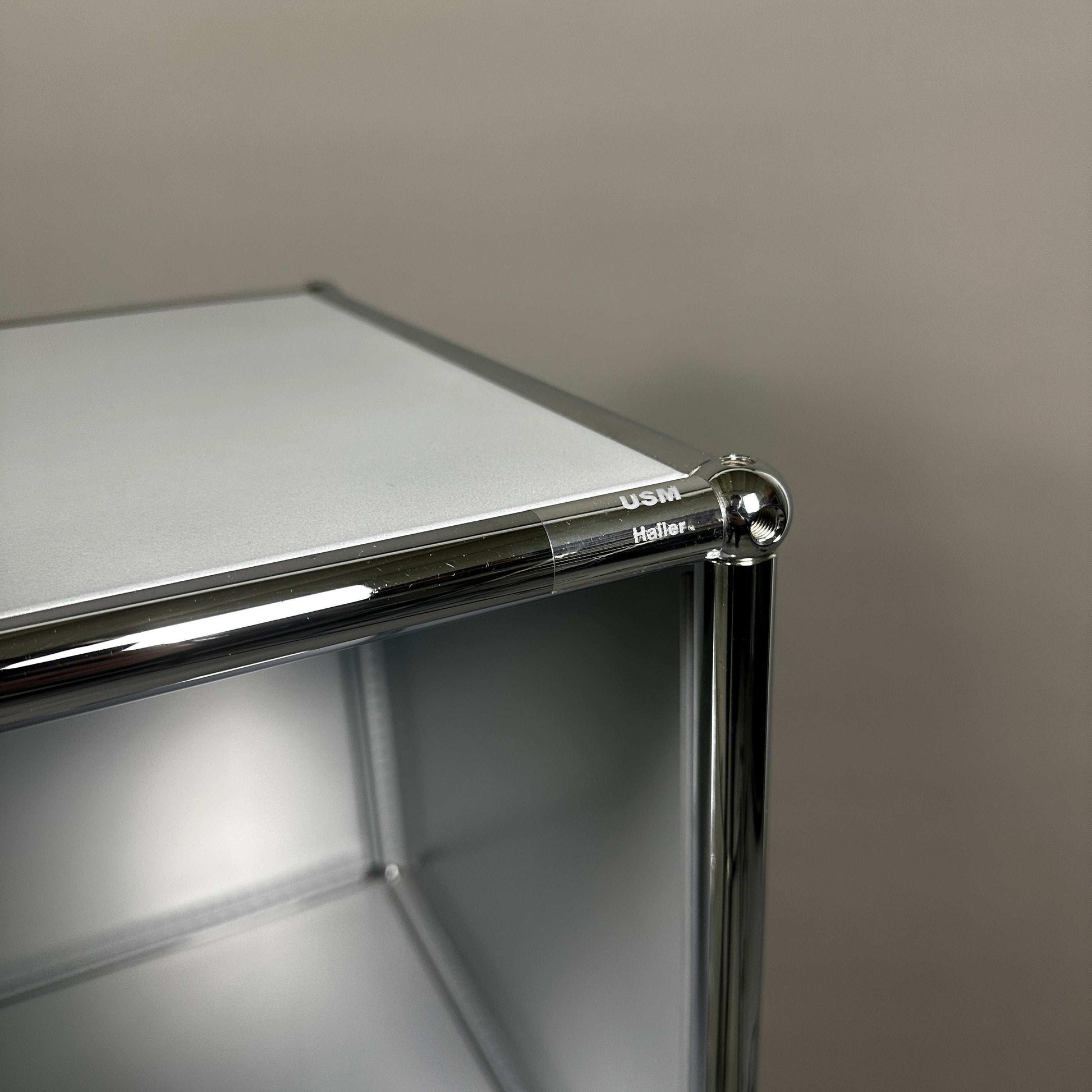 USM Haller Highboard 2x3 mattsilber mit 4 abschließbaren Klappen und Metallrahmen in sehr gutem Zustand