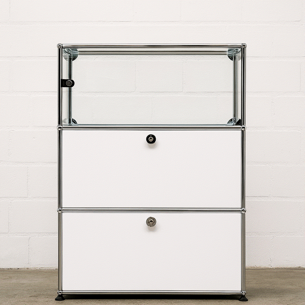 USM Haller Sideboard weiß mit Glas, 2 Klappen und 1 Tür, 109x78x38 cm
