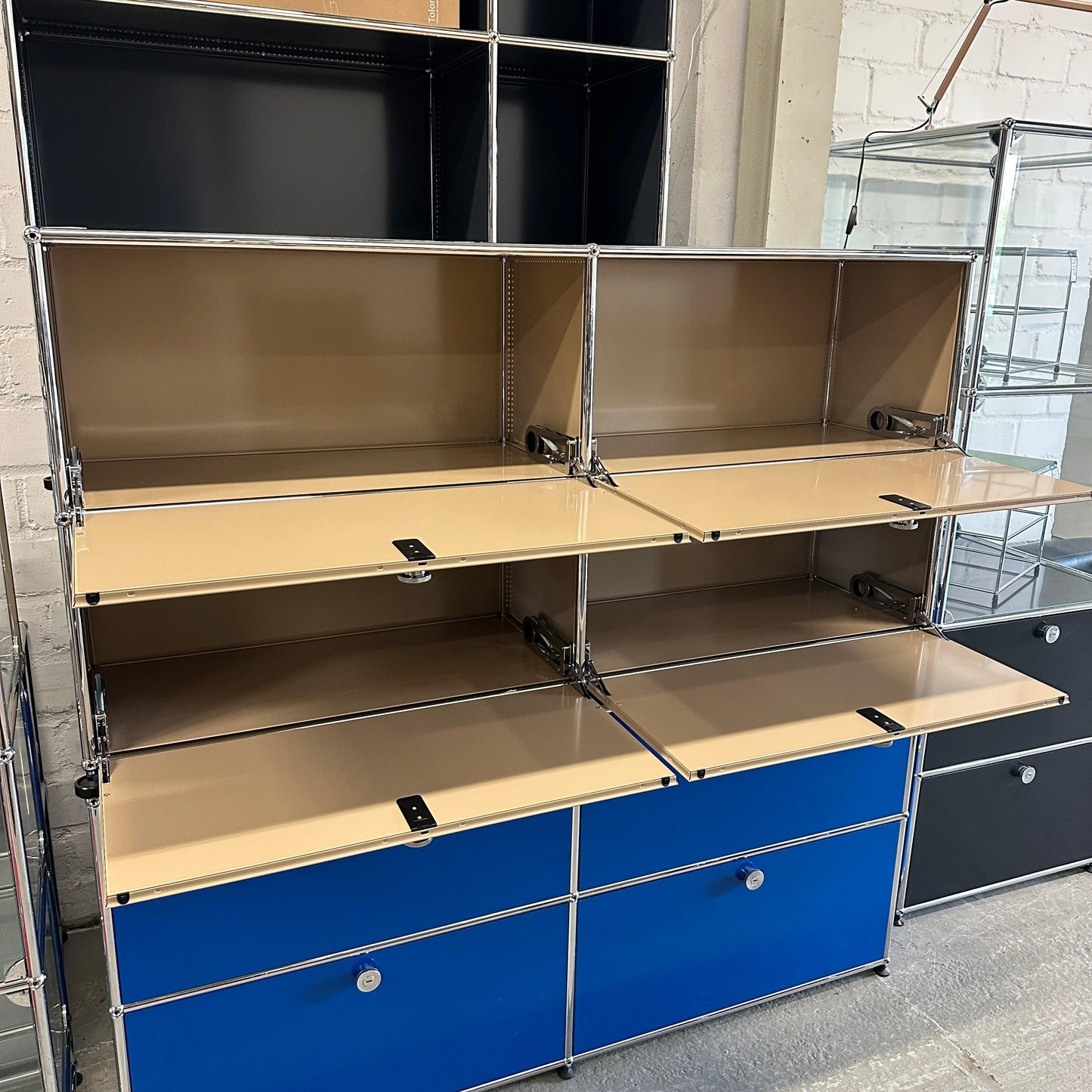 USM Haller Sideboard 2x2 beige 4 Klappen