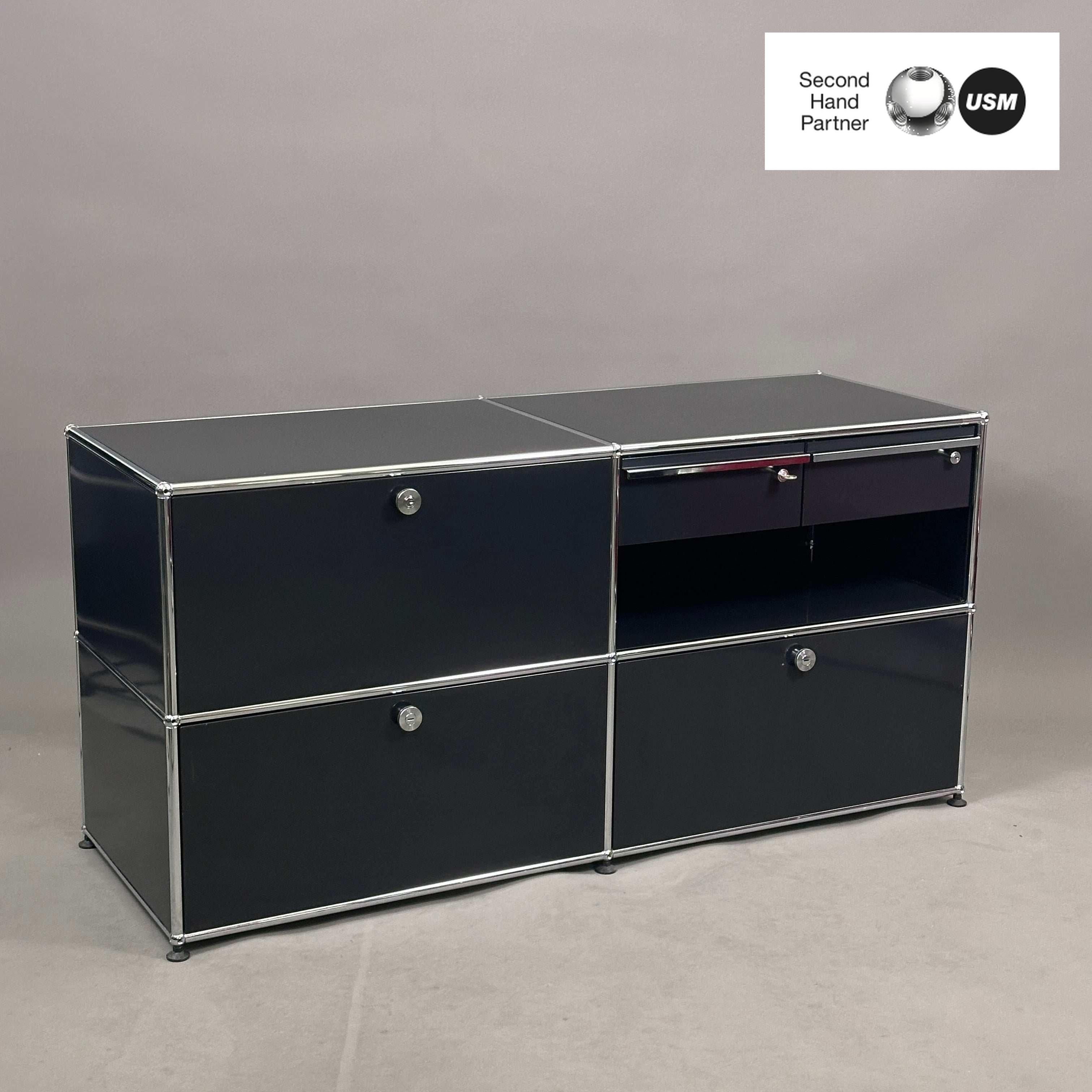 USM Haller | Sideboard 2x2 mit Auszügen & Schubladen | Graphitschwarz ...