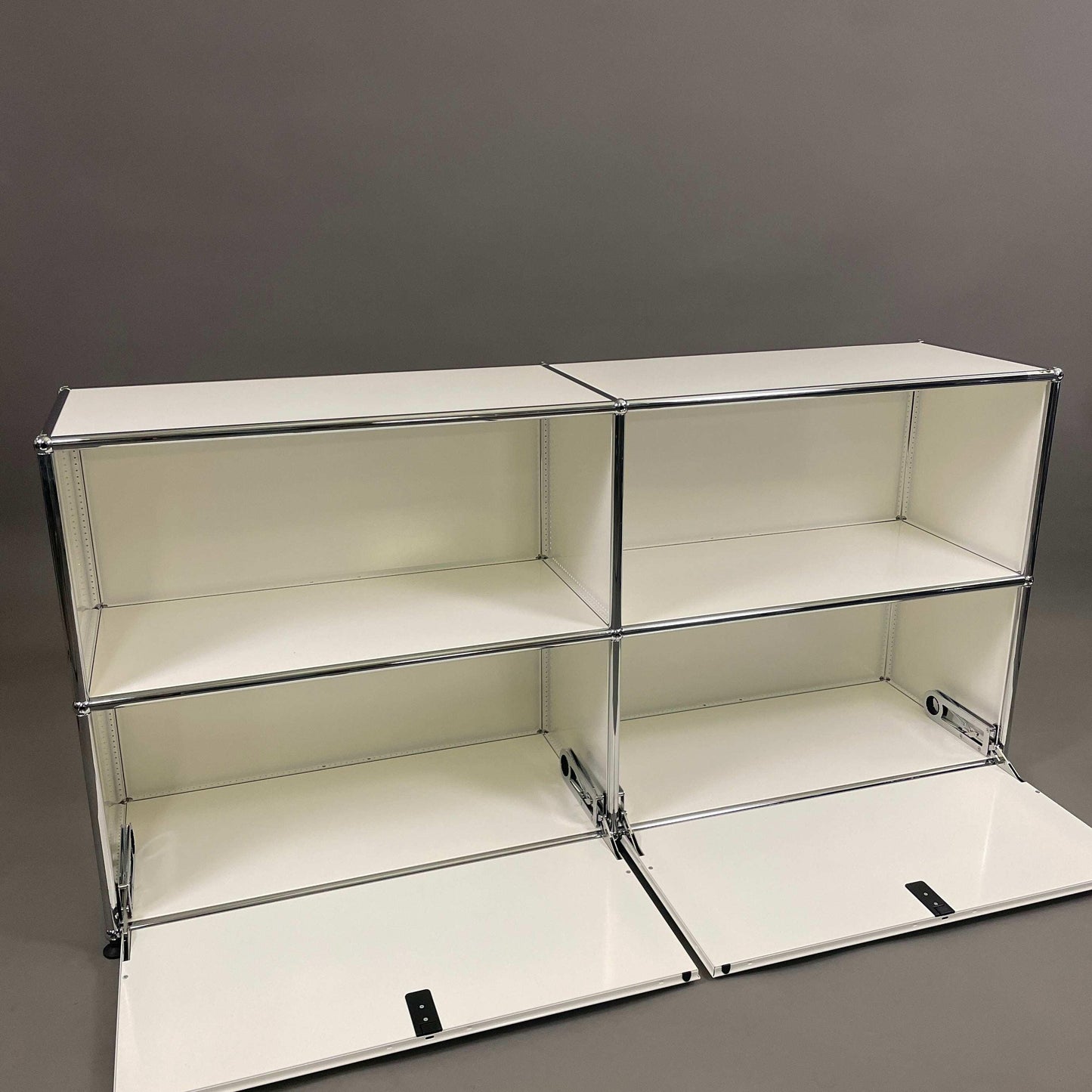 USM Haller Sideboard 2x2 weiß 2 Klappen (abschließbar)