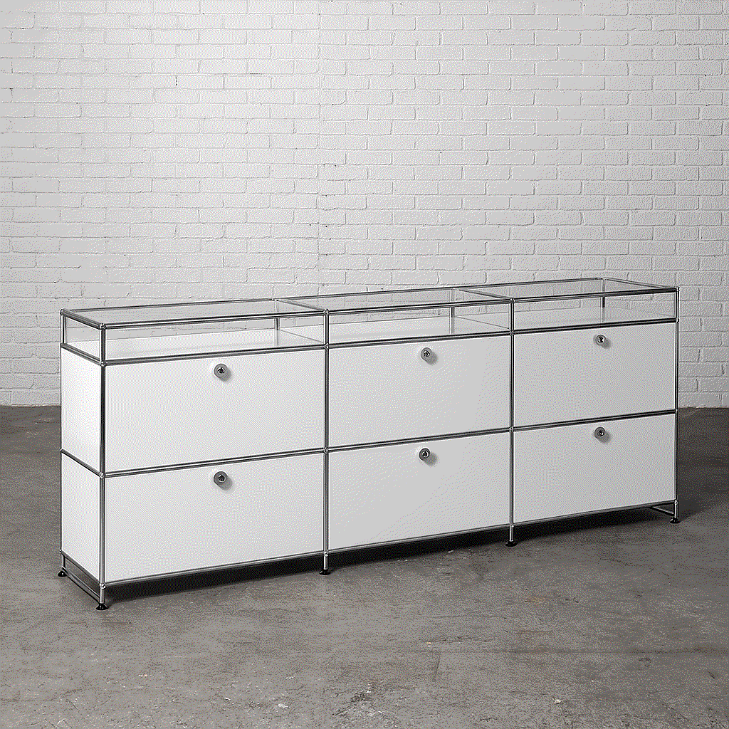 USM Haller Sideboard 3x2 weiß mit 6 Klappen, Sockel und Glasaufsatz modern und geräumig