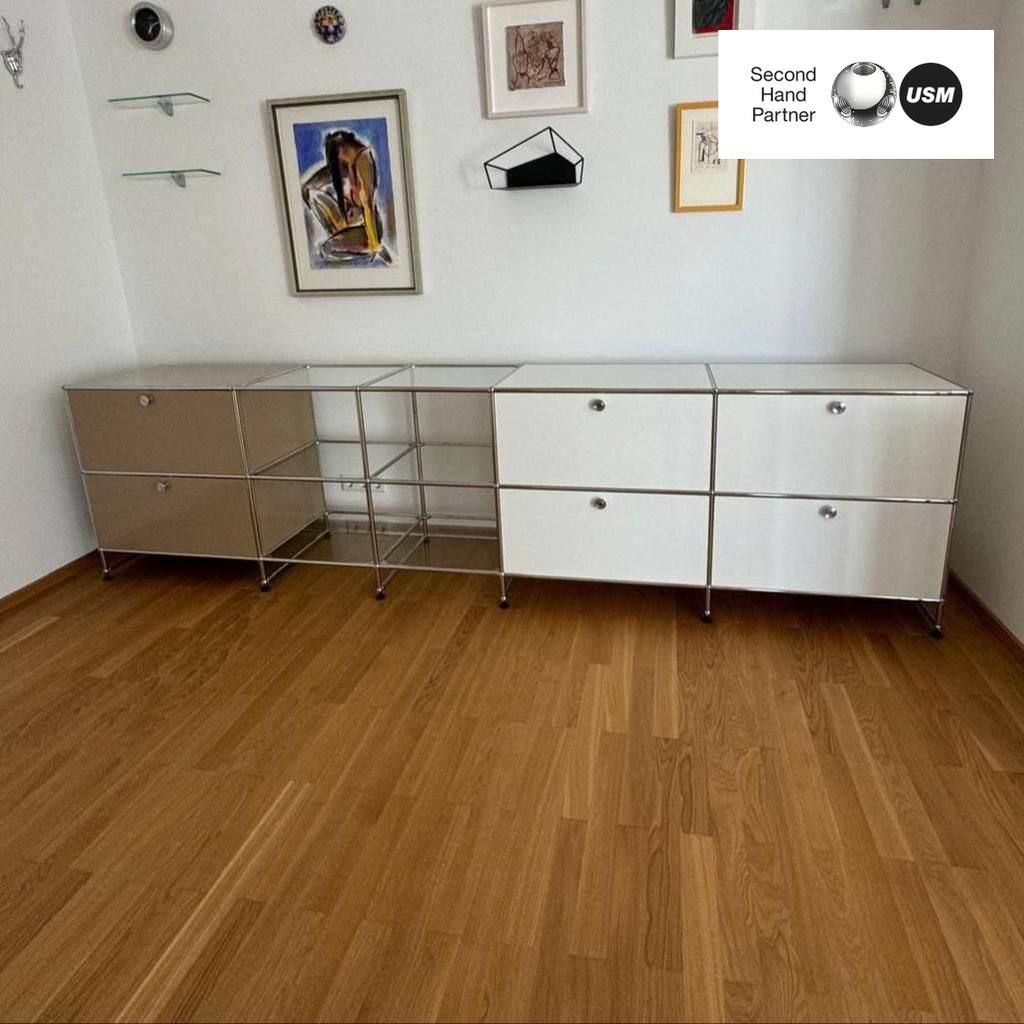 USM Haller | Sideboard 5x2 mit Glaselementen | 328x53x89 cm | Beige, Weiß, Glas | 6 Klappen, Zwischentablar | Gebrauchte Büromöbel