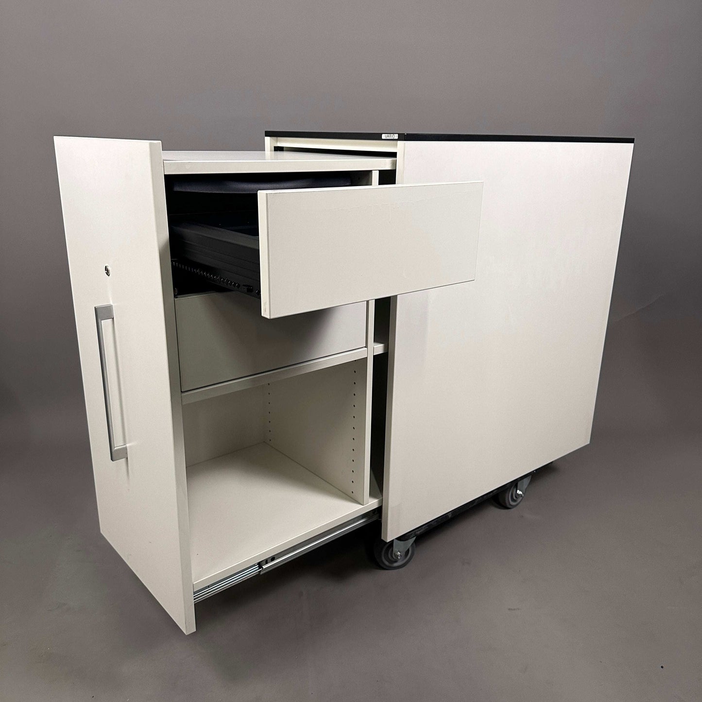 Vario Apothekerschrank weiß mit schwarzer Kante, 2 Schubladen, abschließbar, auf Rollen, Maße 80x45x70 cm