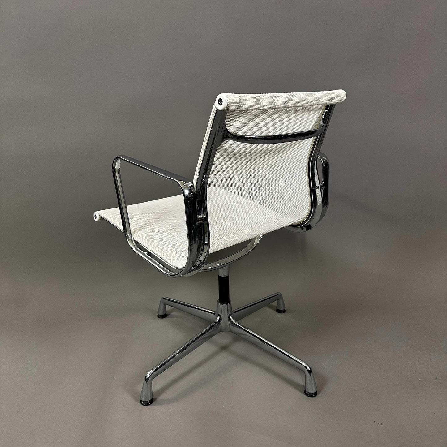 Vitra EA 108 Netz weiß