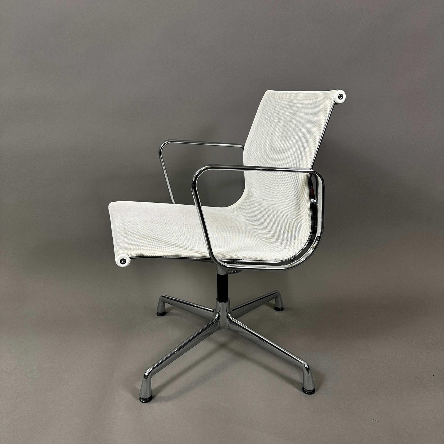 Vitra EA 108 Netz weiß