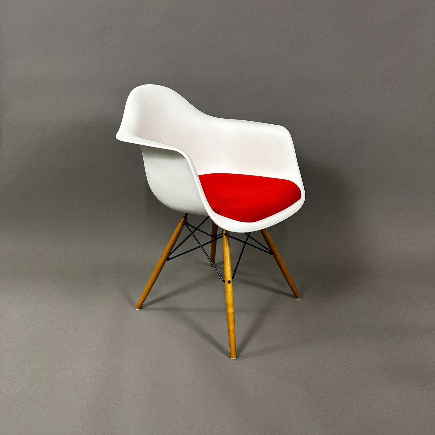 Vitra Eames Plastic Chair