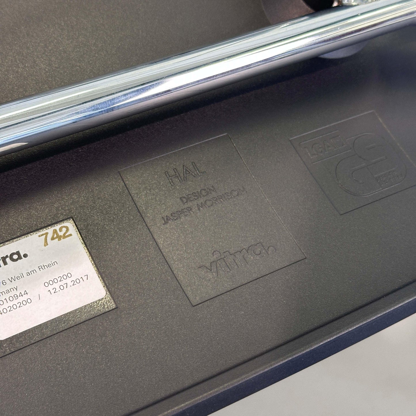 Vitra HAL Schalenstuhl schwarz