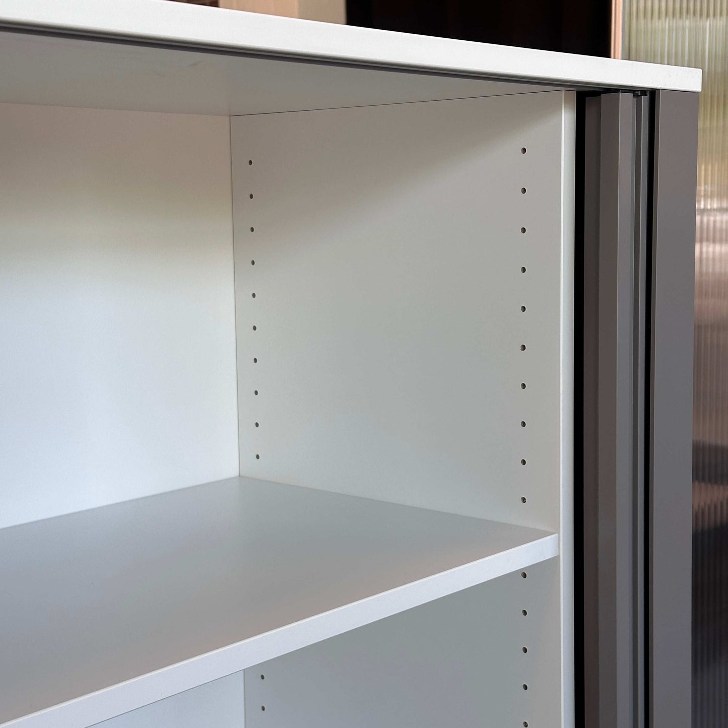 WINI Rollladenschrank 4OH storage cabinet in porcelain white and anthracite with left-sided rolling shutter door and adjustable shelves
