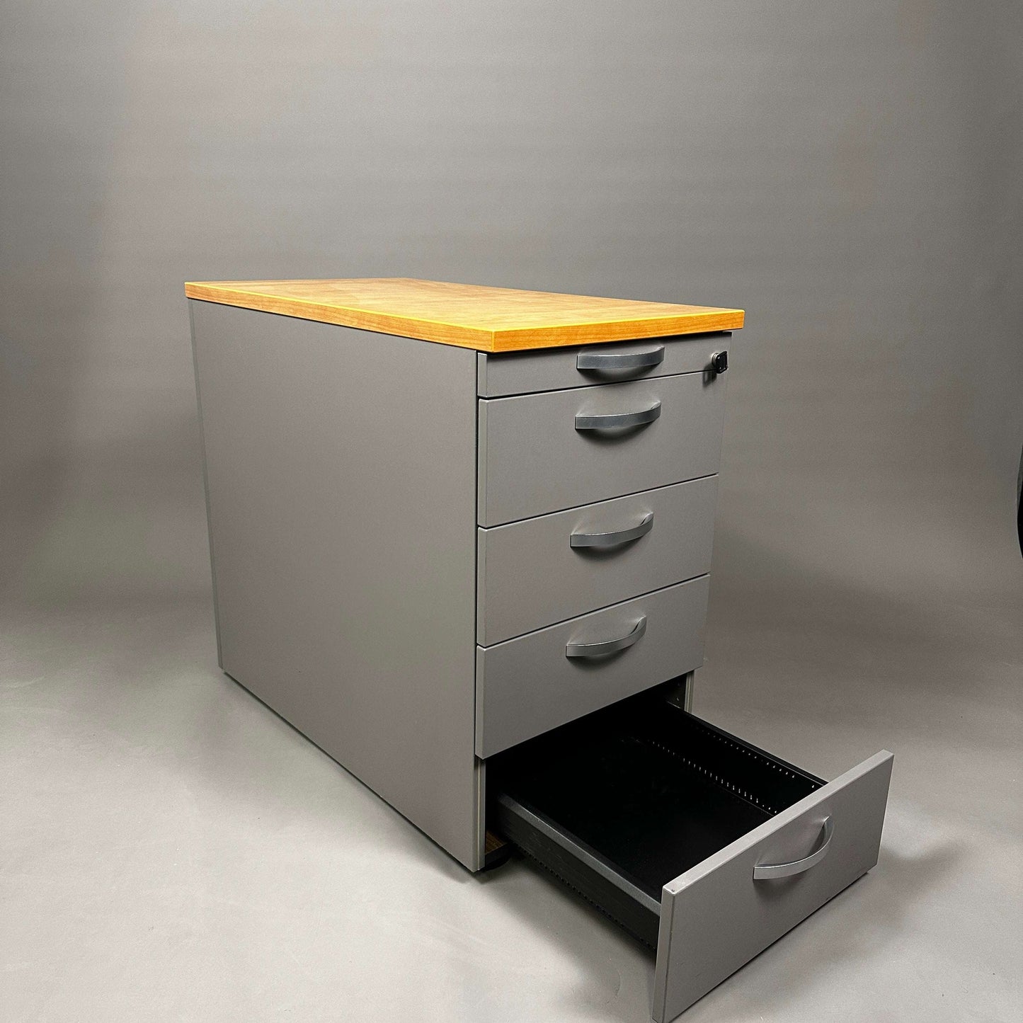 WINI Standcontainer mit fünf dunkelgrauen Schubladen und heller Holzplatte in kompakter Größe