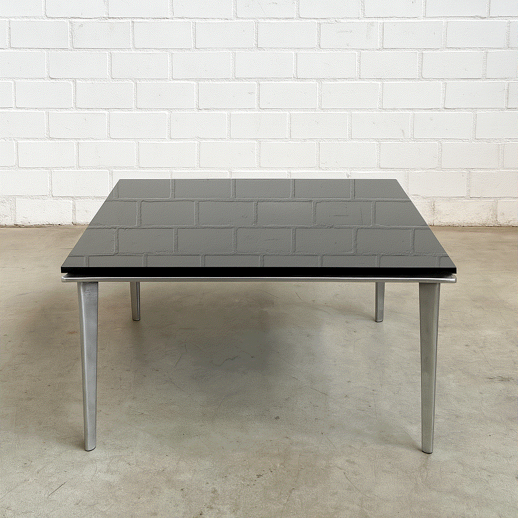 Walter Knoll Jaan Side Table 70x70cm mit schwarzer Glasplatte und Metallbeinen, guter gebrauchter Zustand