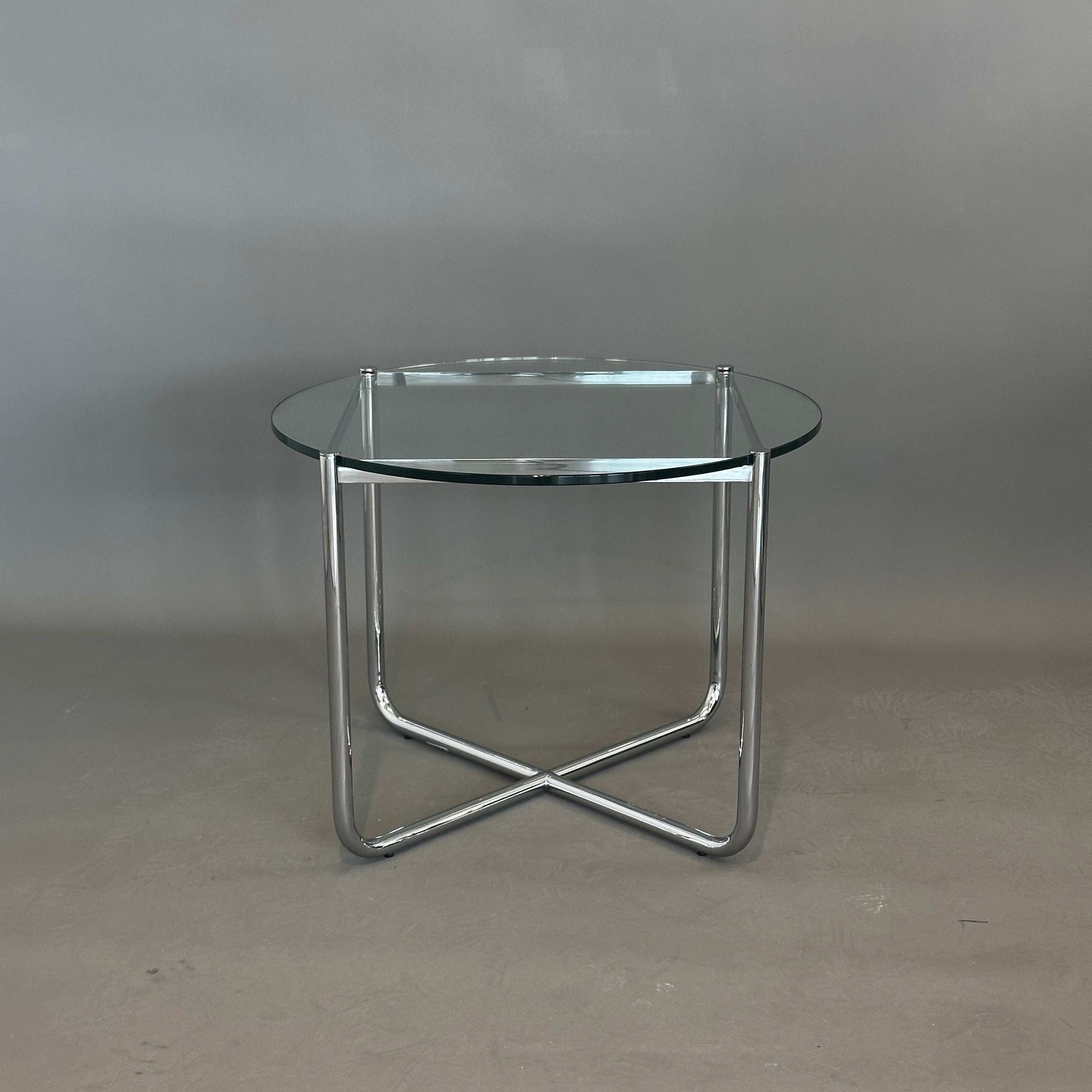Walter Knoll MR Couchtisch Beistelltisch mit rundem Glas und verchromtem Edelstahlgestell, Design Ludwig Mies van der Rohe