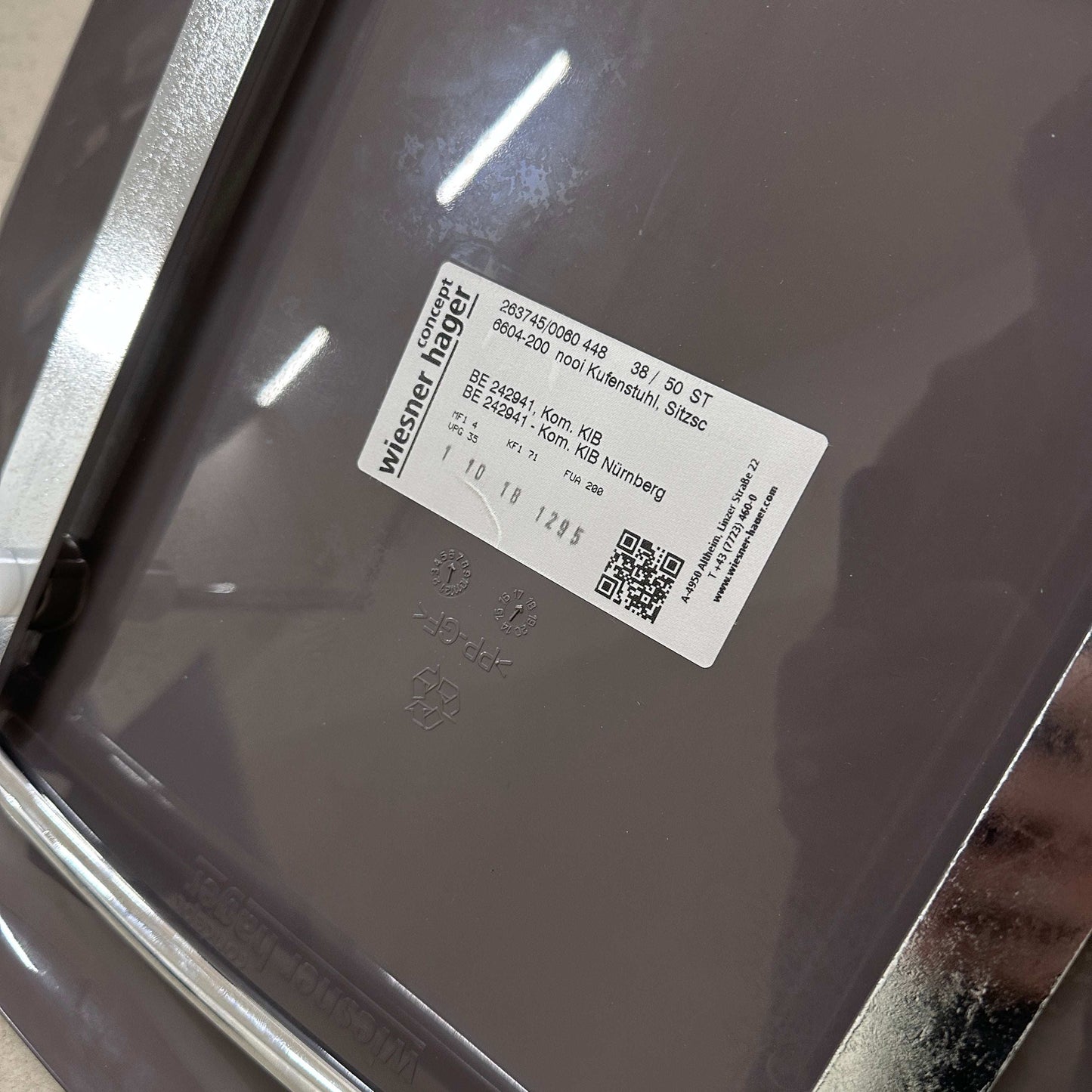 Wiesner-Hager Nooi Kufenstuhl stapelbar, weiß mokka anthrazit, Chromgestell, Secondhand mit 25% Rabatt