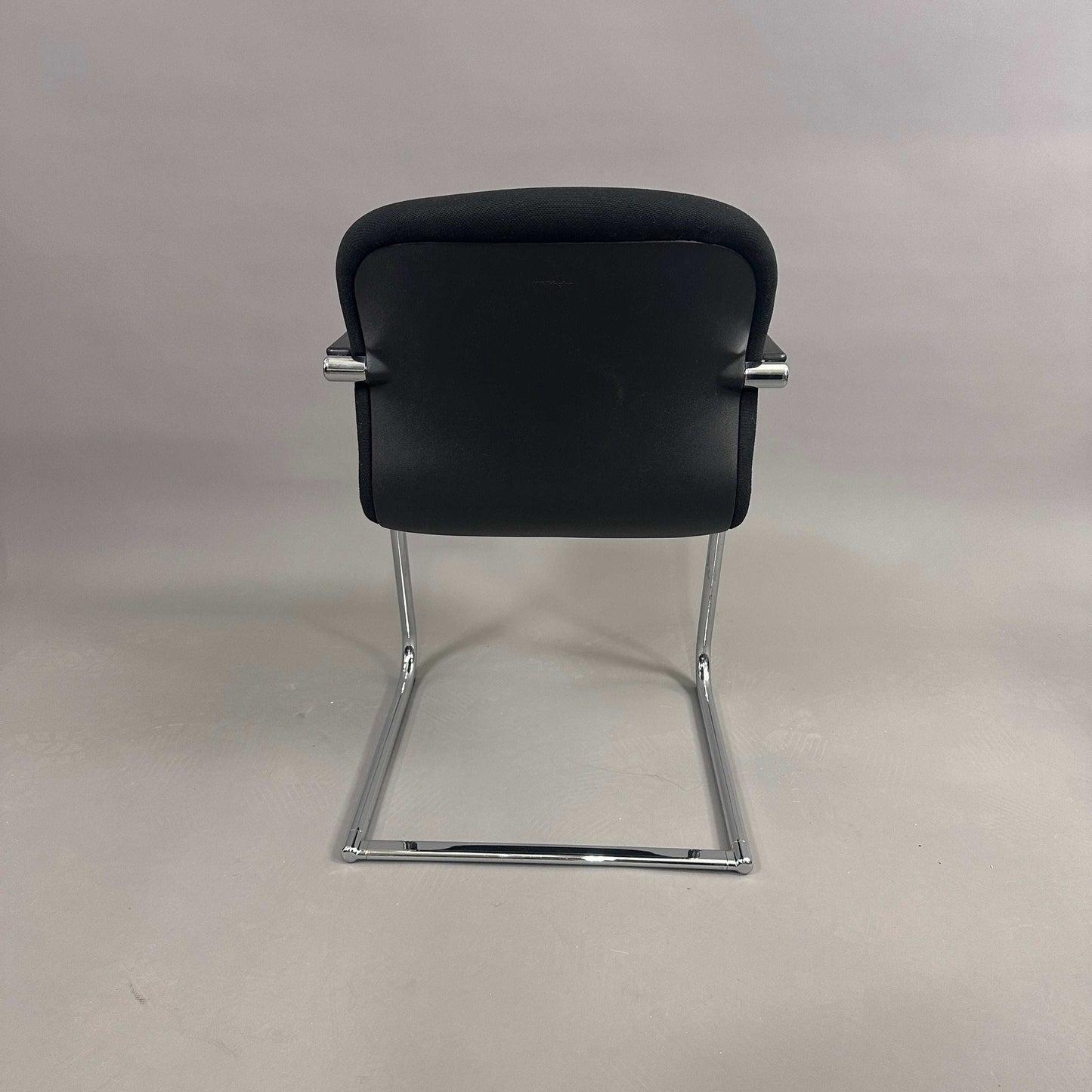 Wilkhahn Besprechungsstuhl Freischwinger FS212/5 schwarz mit Chromgestell von hinten