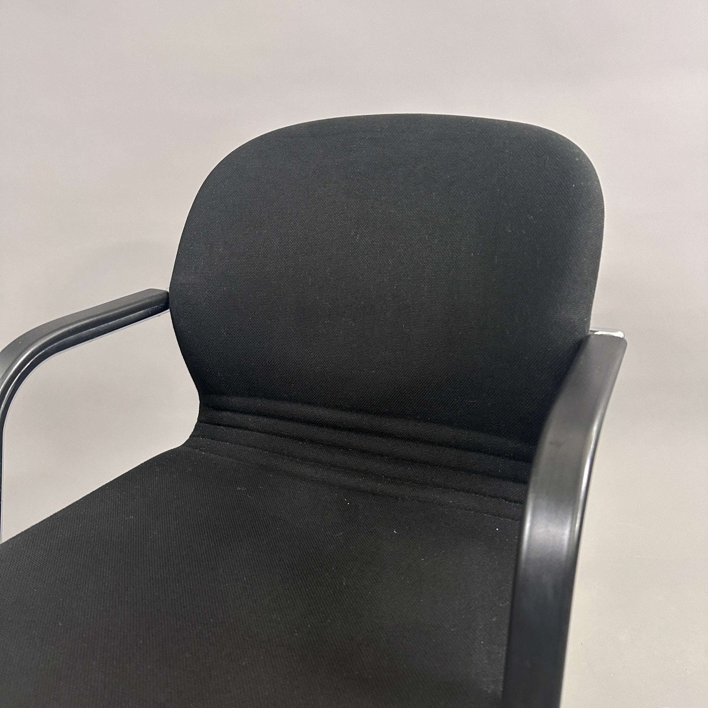 Wilkhahn Besprechungsstuhl Freischwinger FS212/5 Schwarz mit Stoffbezug und Chromgestell