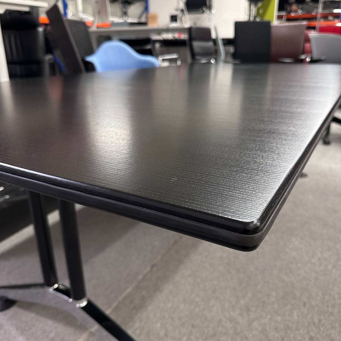 Wilkhahn Konferenztisch Logon schwarz lasiert 240x120 cm moderne Holzoberfläche rechteckig