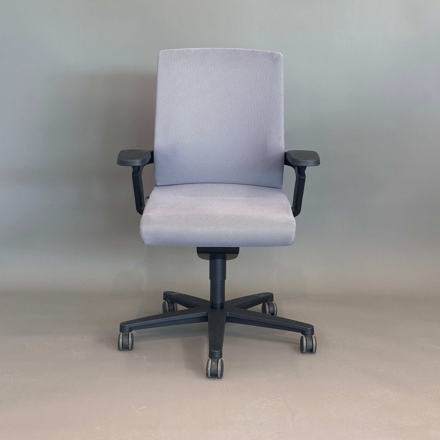 Wilkhahn ON ergonomischer Bürostuhl grau mit 2D-Armlehnen und höhenverstellbarer Rückenlehne