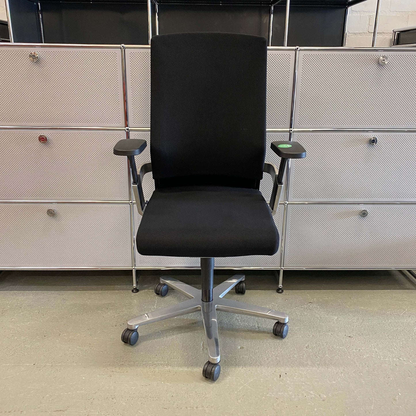Wilkhahn ON ergonomic office chair with high backrest, adjustable seat height and depth, lockable and height-adjustable backrest, with Trimension technology