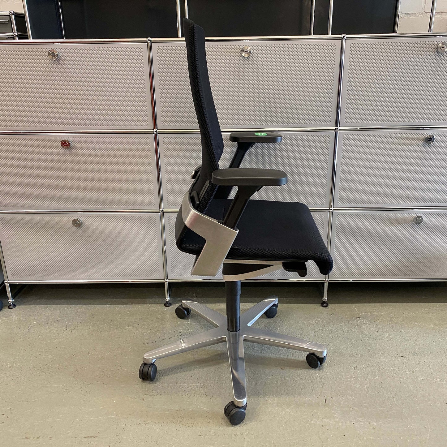 Wilkhahn ON ergonomic office chair with high backrest, adjustable seat height and depth, lockable and height-adjustable backrest, and Trimension suspension system
