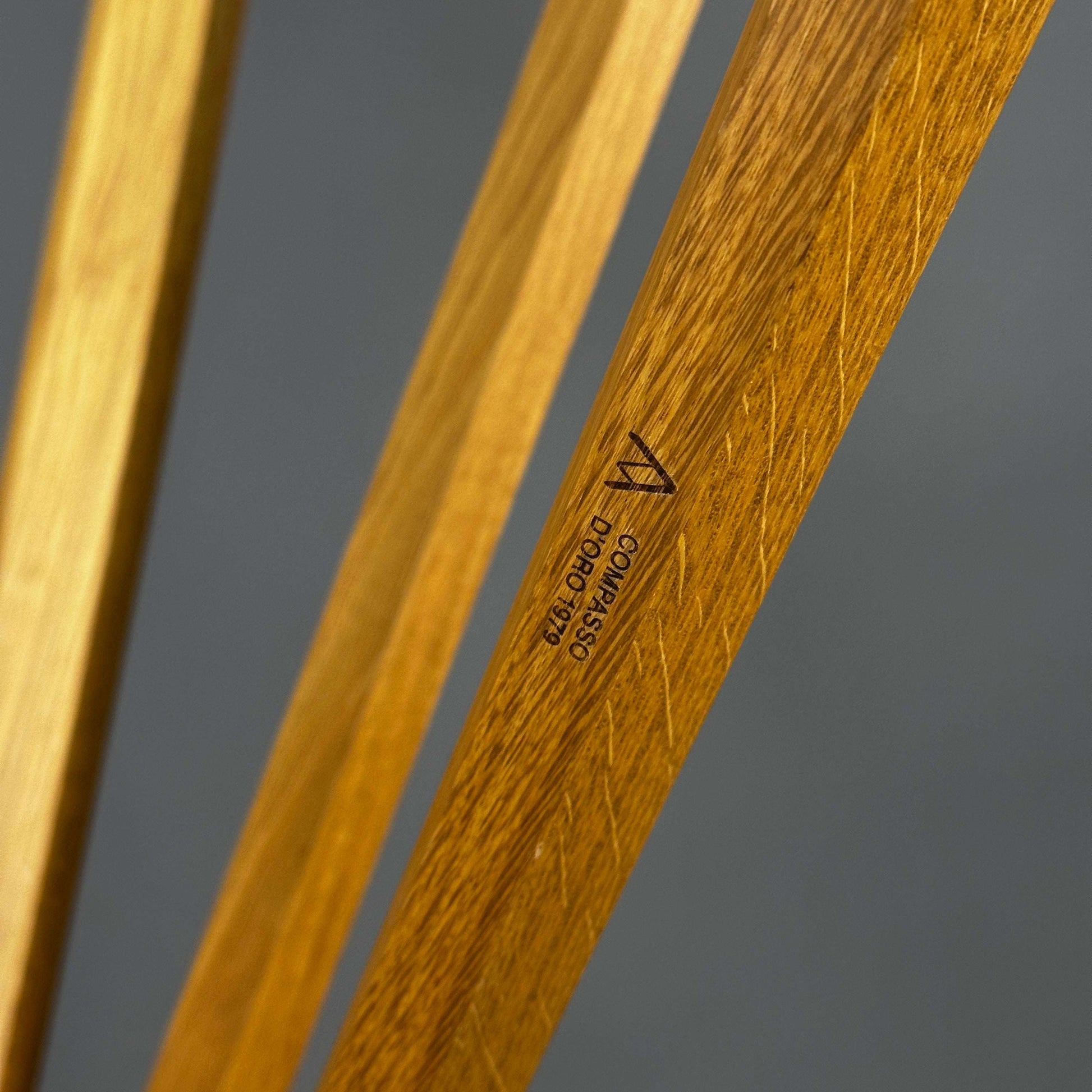 Zanotta Sciangai Kleiderständer aus hochwertigem Eschenholz mit Compasso d'Oro Designpreis 1979