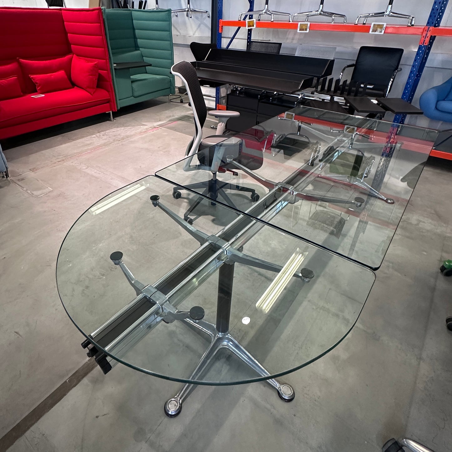 Herman Miller Schreibtischanlage Burdick 320x260cm Glas