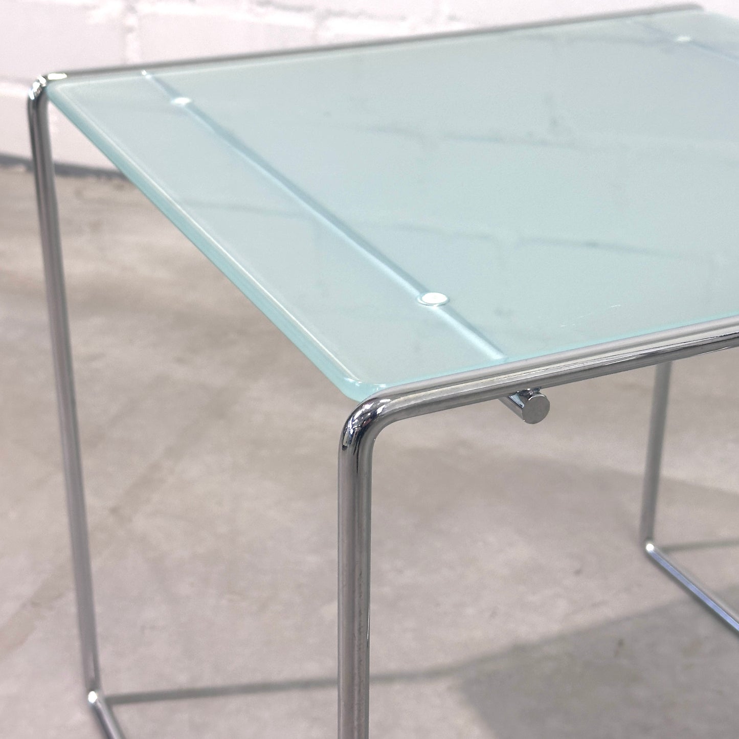 Cassina Marcel T Beistelltisch Glas
