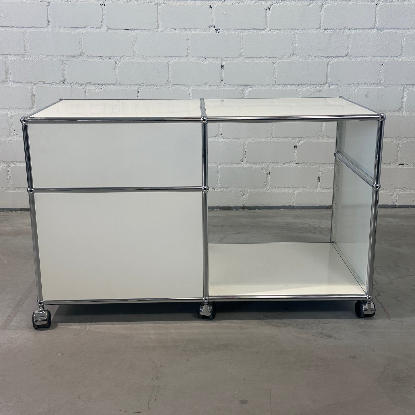 Technikregal 102,5x52,5x63mm weiß 1x Klappe seitlich