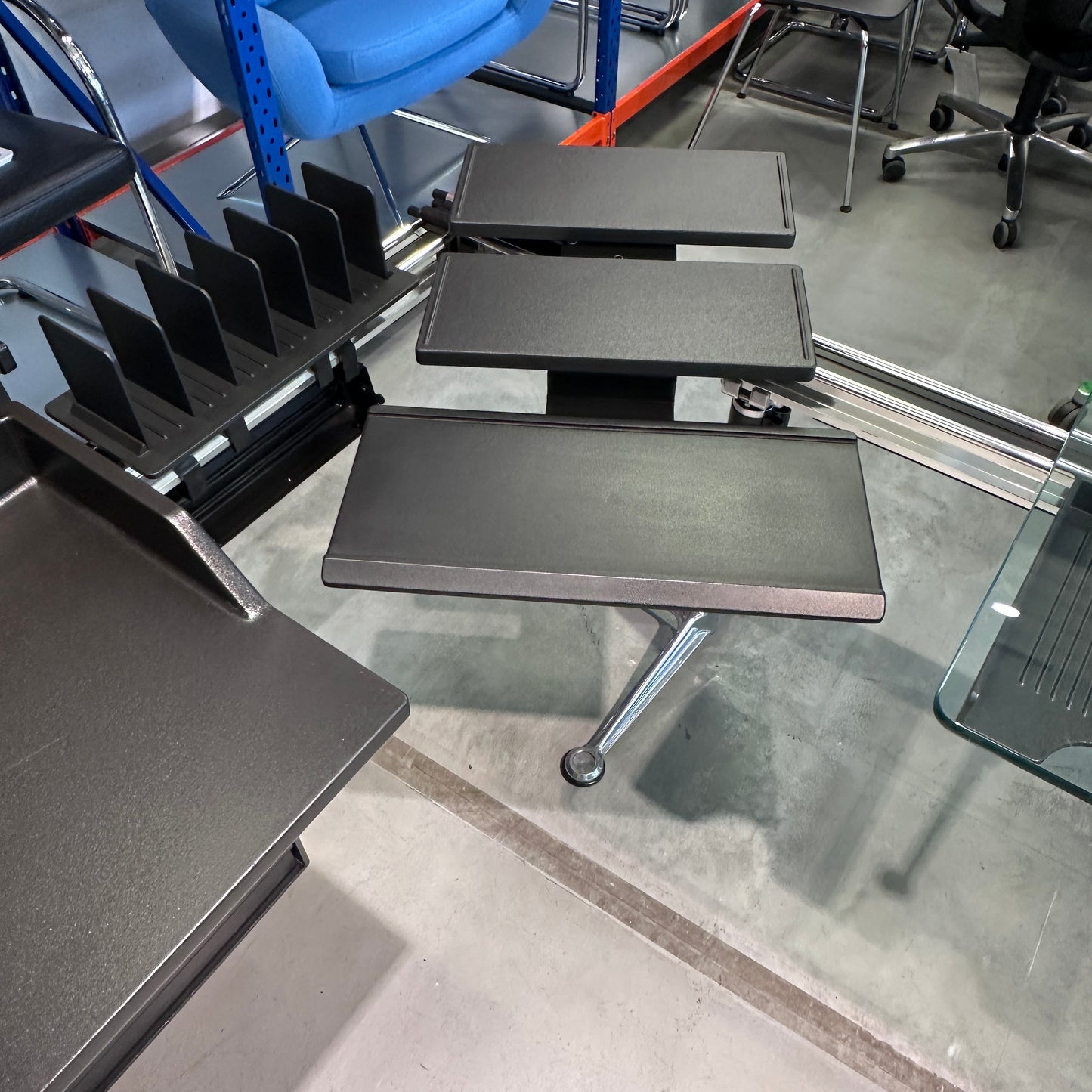 Herman Miller Schreibtischanlage Burdick 320x260cm Glas
