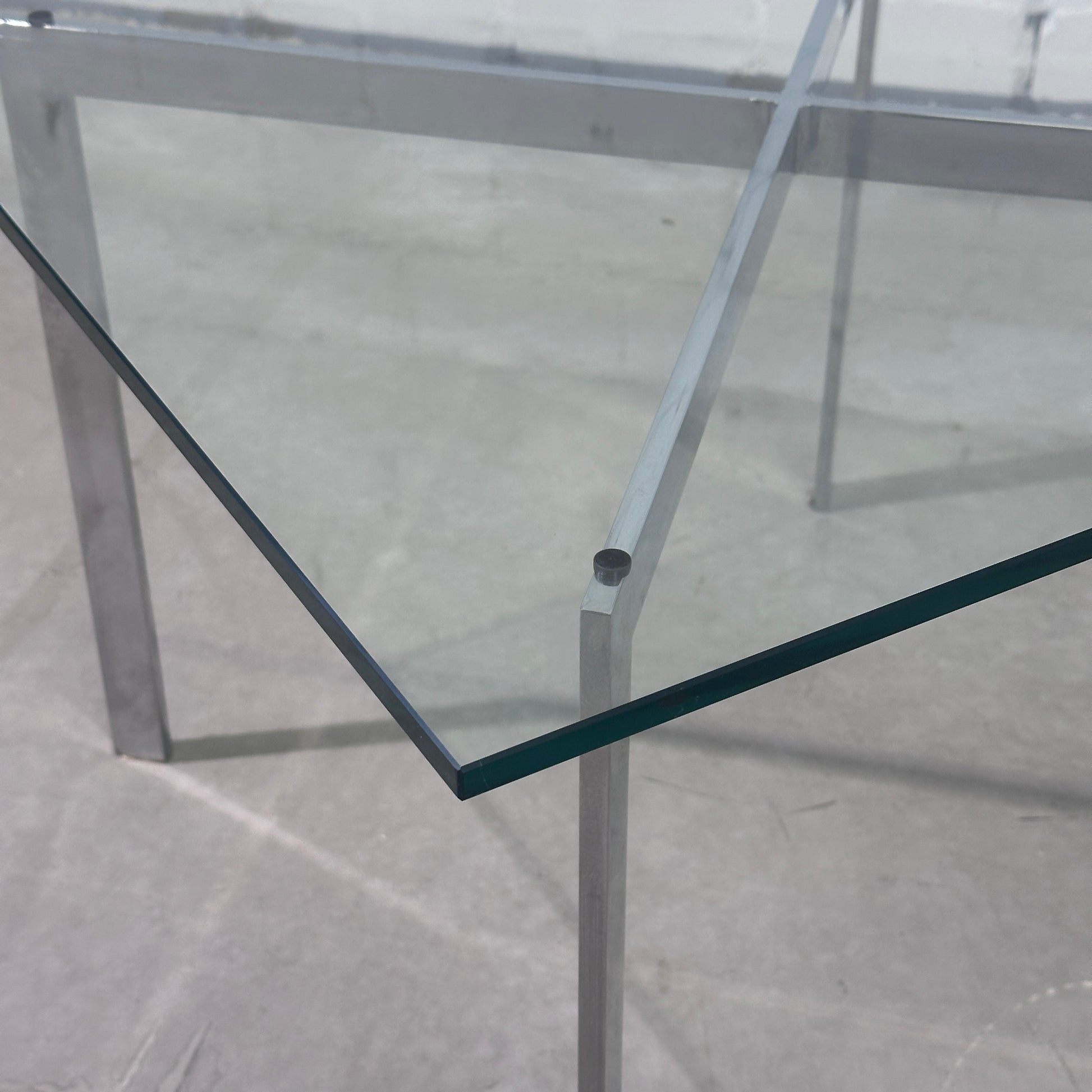 Knoll International Barcelona Couchtisch klein