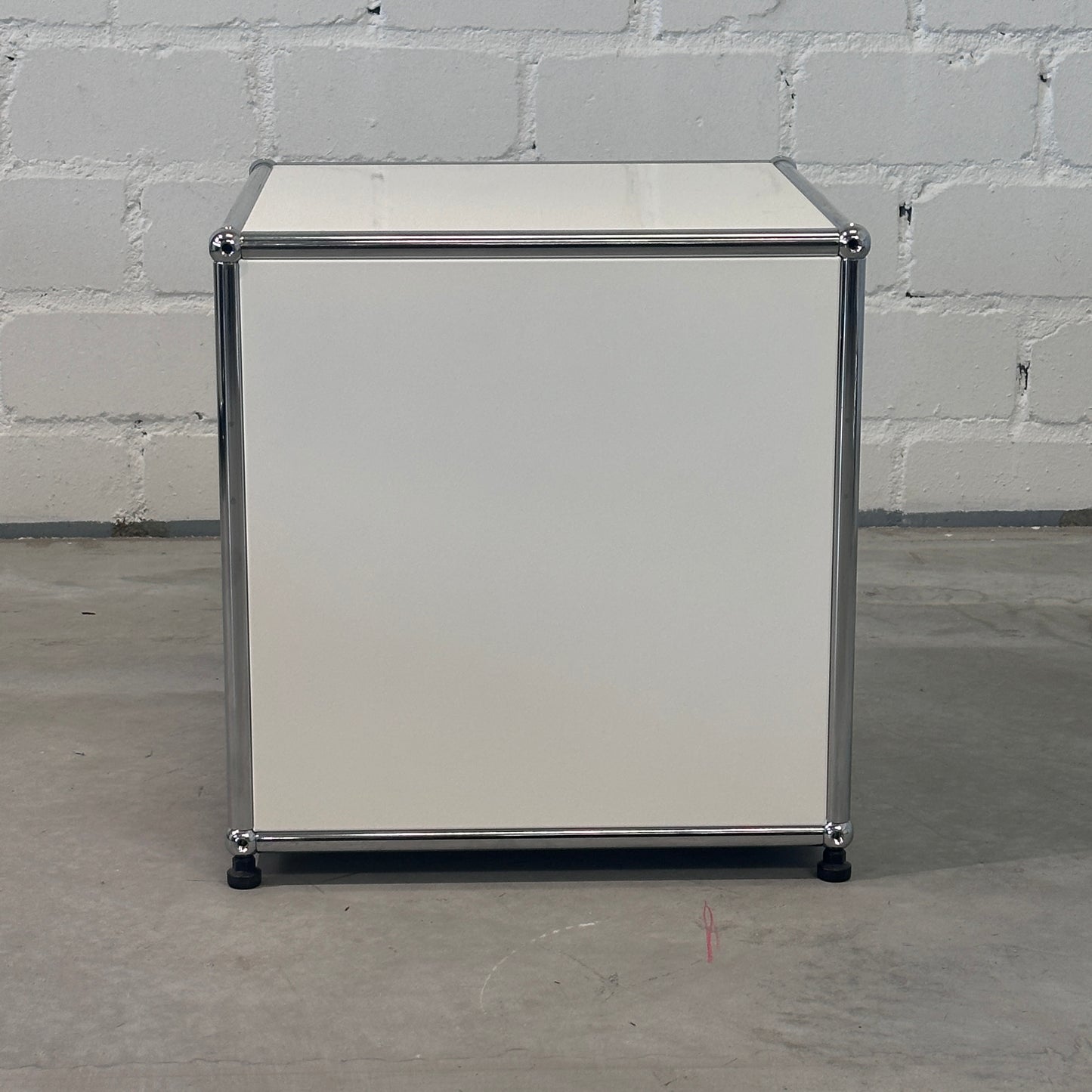1x1 Druckermöbel 395x395mm mit 1 Klappe und 5 Kabeldurchlässe
