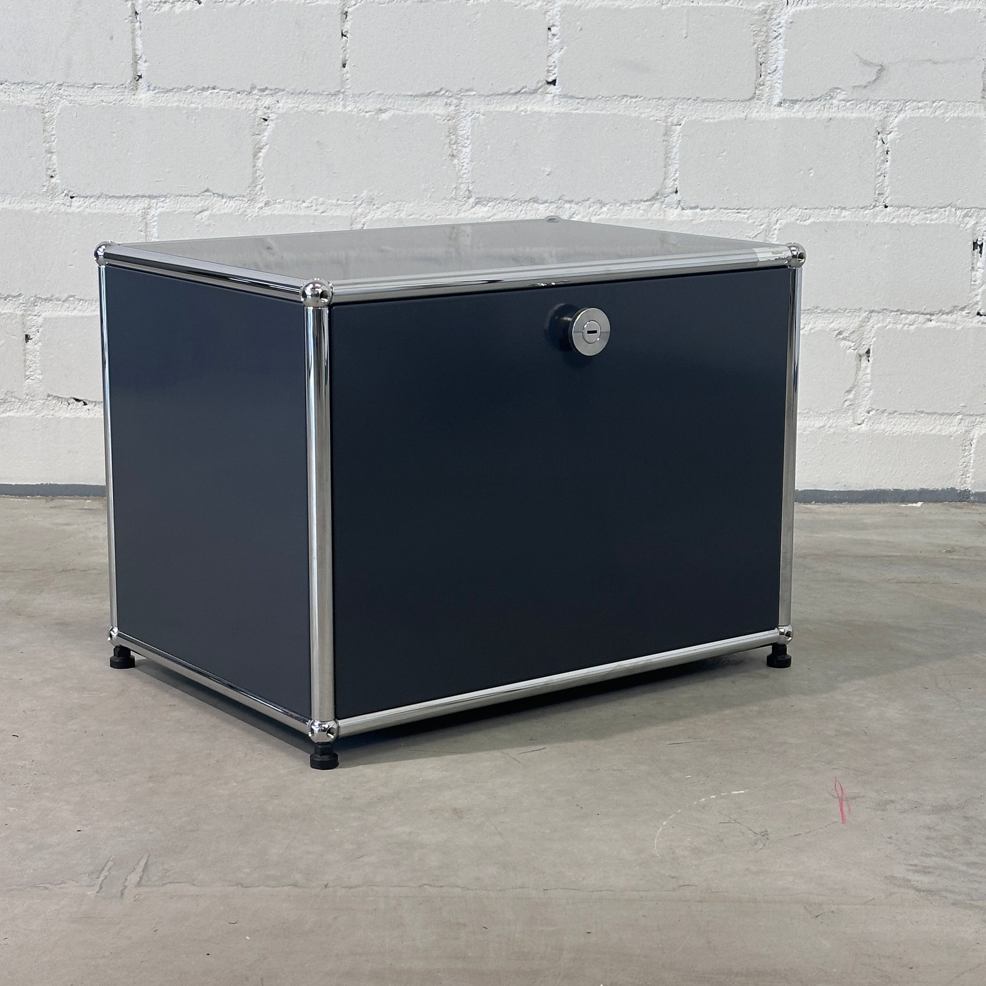 USM Haller Würfel 1x1 anthrazit