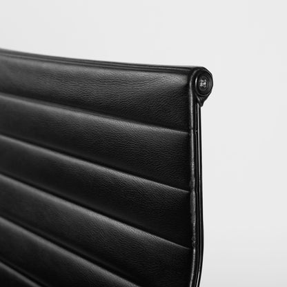 Vitra EA 119 Leder schwarz