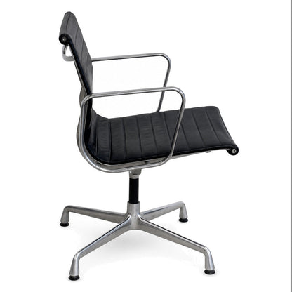 Vitra EA 108 Leder schwarz (Alu poliert)