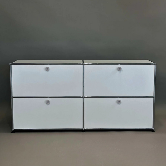 USM Haller Sideboard 2x2 lichtgrau 4 Klappen (abschließbar)