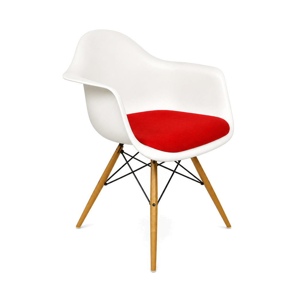 Vitra DAW Eames Plastic Armchair weiß/rot