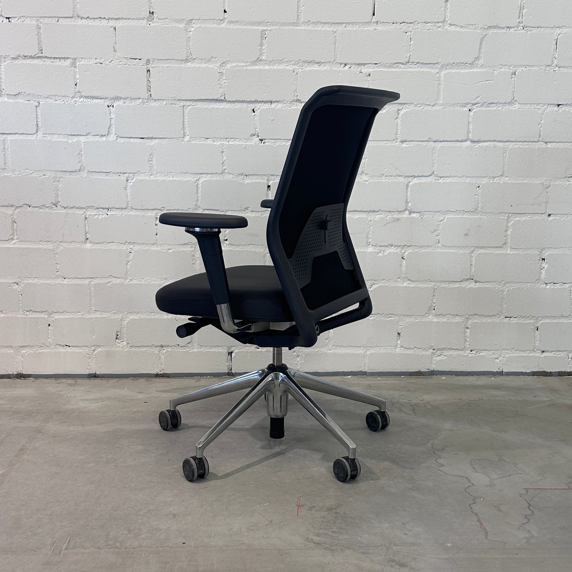 Vitra ID Mesh grau/schwarz