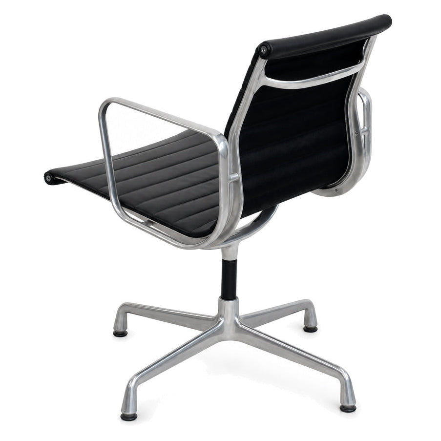 Vitra EA 108 Leder schwarz (Alu poliert)